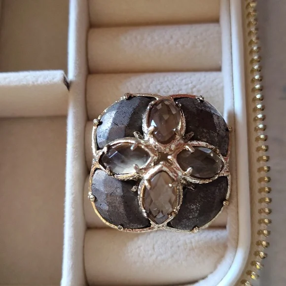 KENDRA SCOTT FLOWER PETAL RING 7 - Picture 4 of 7